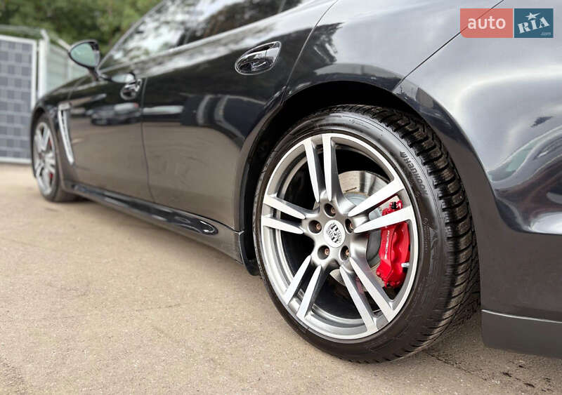 Фастбэк Porsche Panamera 2011 в Черкассах