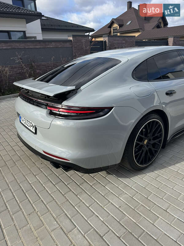 Фастбек Porsche Panamera 2017 в Києві