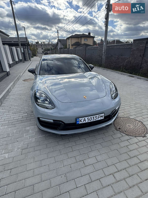 Фастбек Porsche Panamera 2017 в Києві