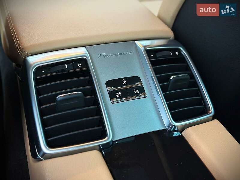 Фастбек Porsche Panamera 2015 в Києві фото 29 Фастбек Porsche Panamera 2015 в Києві
