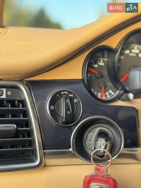 Фастбек Porsche Panamera 2012 в Києві