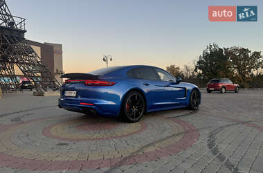 Фастбэк Porsche Panamera 2017 в Киеве