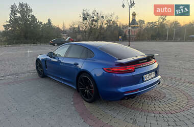 Фастбэк Porsche Panamera 2017 в Киеве