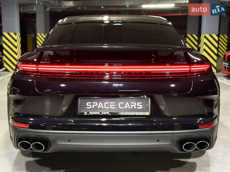 Фастбэк Porsche Panamera 2024 в Киеве