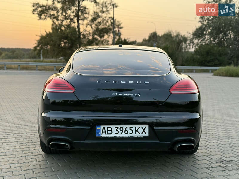 Фастбэк Porsche Panamera 2014 в Киеве