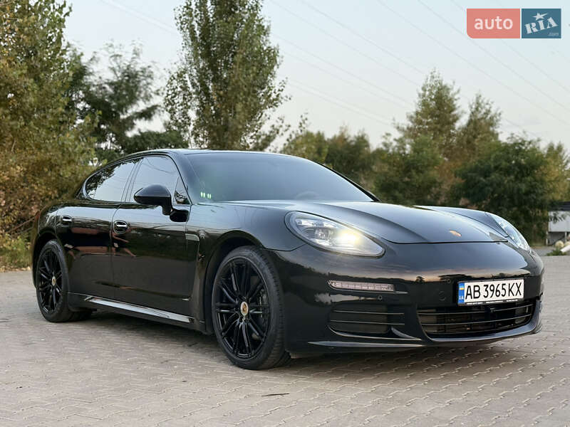 Фастбэк Porsche Panamera 2014 в Киеве