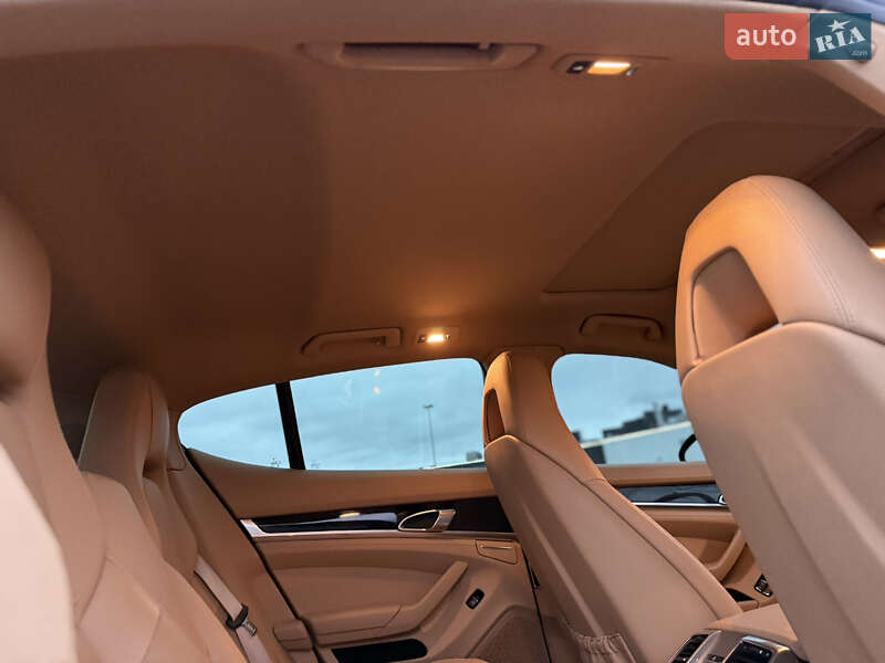 Фастбэк Porsche Panamera 2014 в Киеве