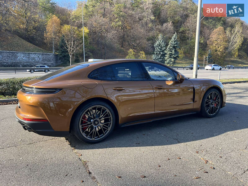 Фастбек Porsche Panamera 2024 в Києві