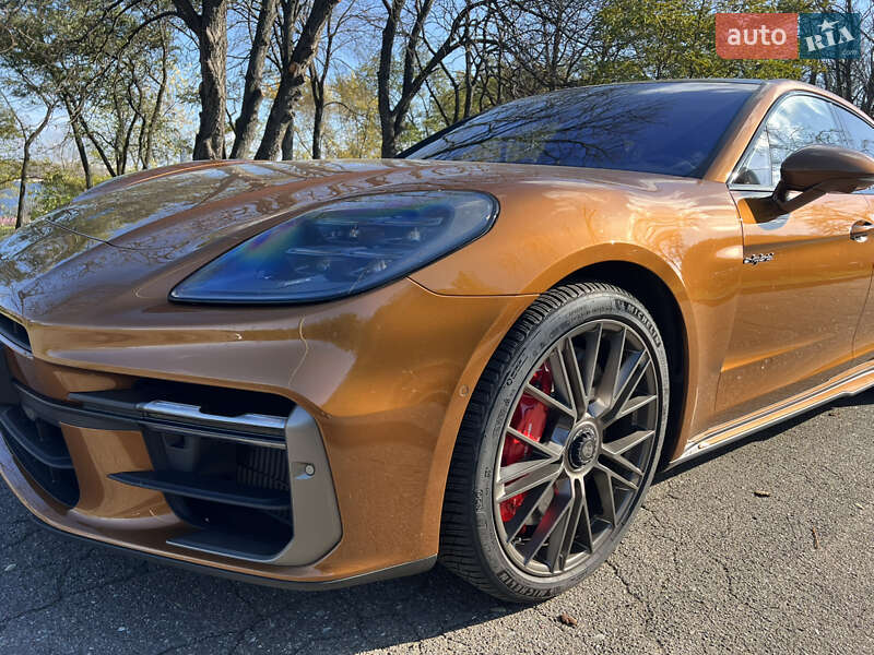 Фастбек Porsche Panamera 2024 в Києві
