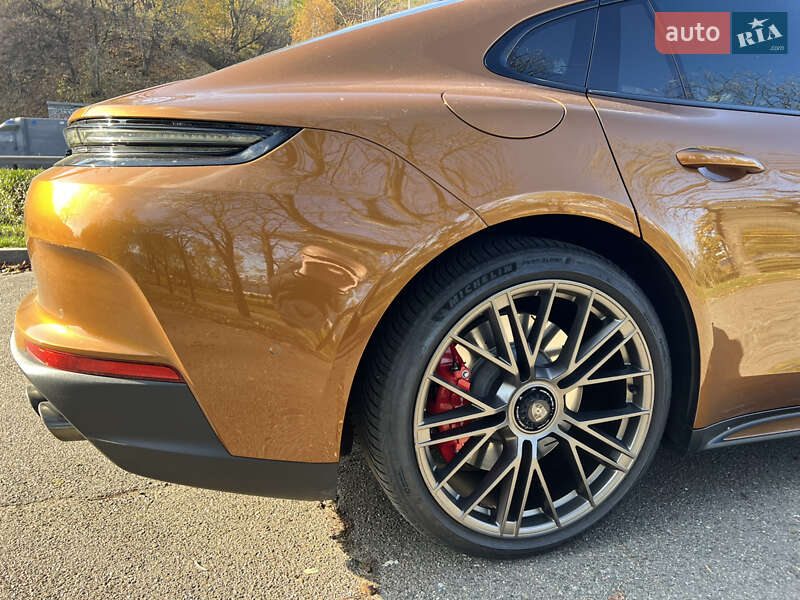 Фастбек Porsche Panamera 2024 в Києві