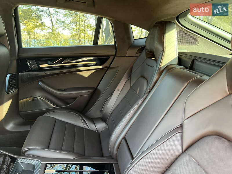 Фастбек Porsche Panamera 2024 в Києві