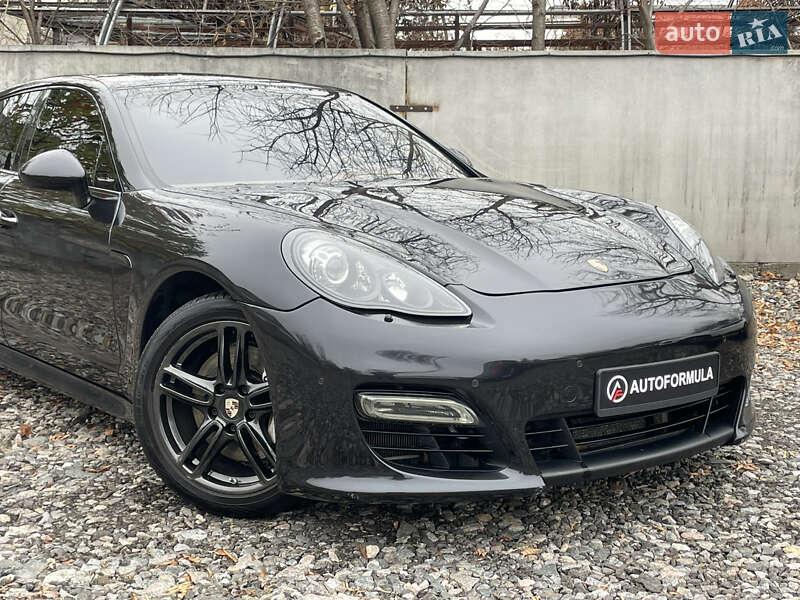 Фастбэк Porsche Panamera 2012 в Киеве