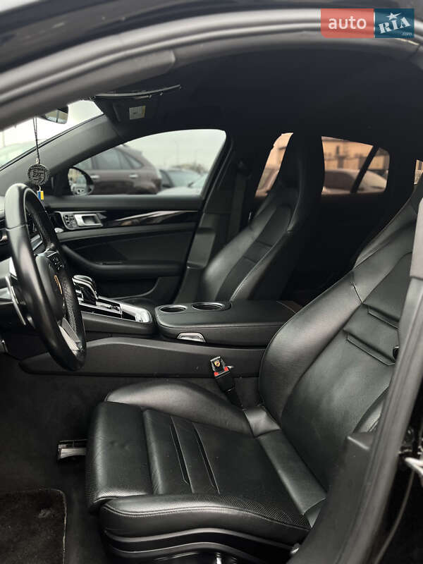 Фастбэк Porsche Panamera 2019 в Киеве фото 34 Фастбэк Porsche Panamera 2019 в Киеве