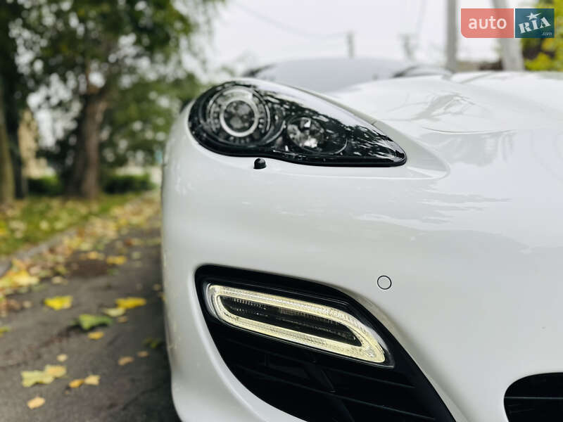 Фастбек Porsche Panamera 2012 в Києві фото 16 Фастбек Porsche Panamera 2012 в Києві
