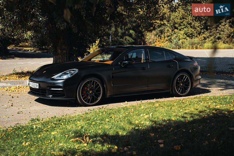 Фастбэк Porsche Panamera 2020 в Киеве
