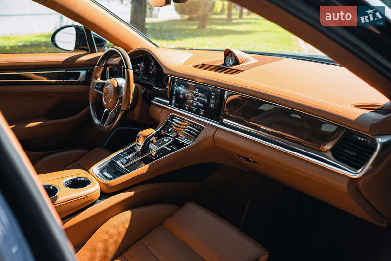 Фастбэк Porsche Panamera 2020 в Киеве