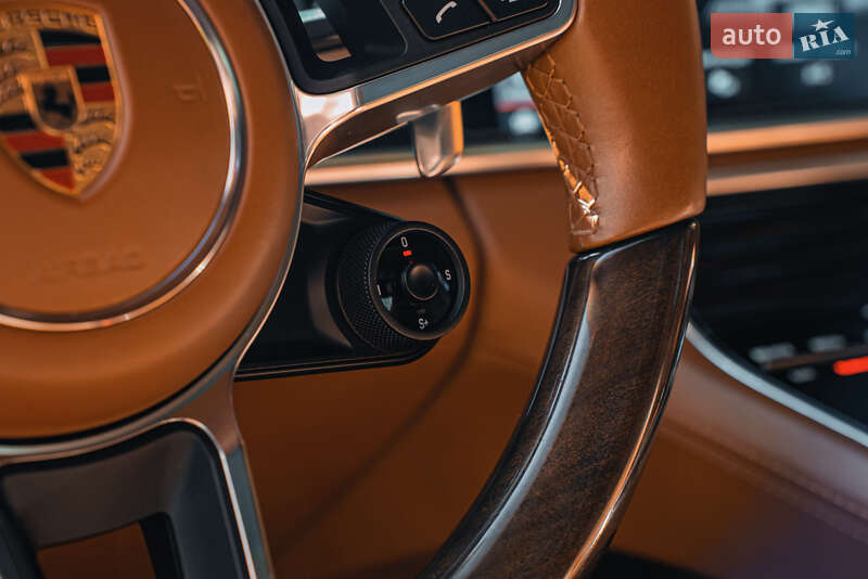 Фастбэк Porsche Panamera 2020 в Киеве