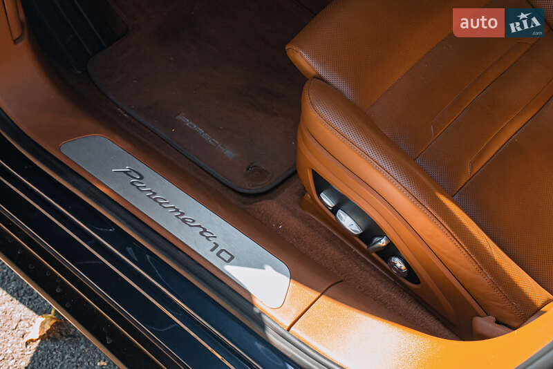 Фастбэк Porsche Panamera 2020 в Киеве