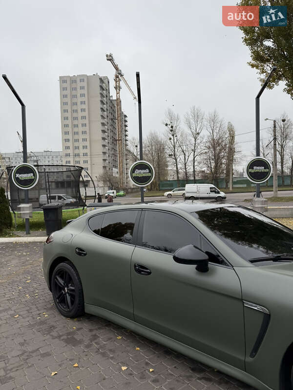 Фастбек Porsche Panamera 2011 в Харкові