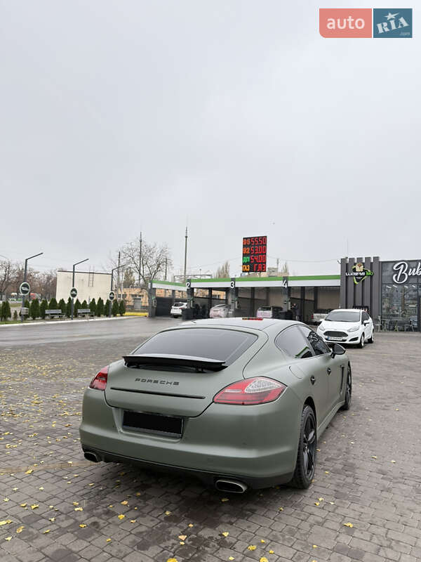 Фастбек Porsche Panamera 2011 в Харкові