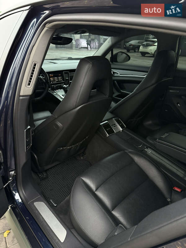 Фастбек Porsche Panamera 2011 в Харкові