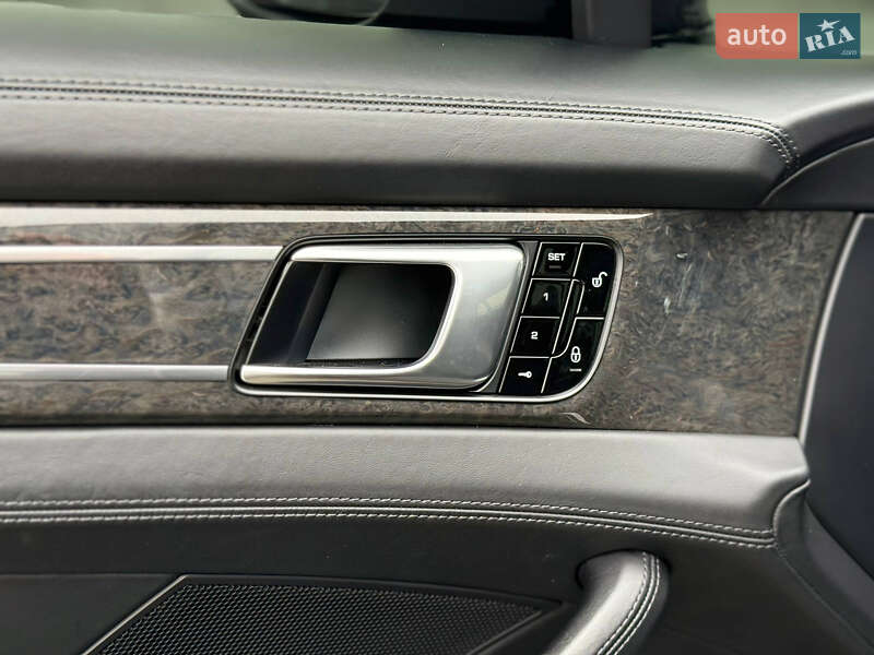 Фастбек Porsche Panamera 2016 в Києві фото 12 Фастбек Porsche Panamera 2016 в Києві