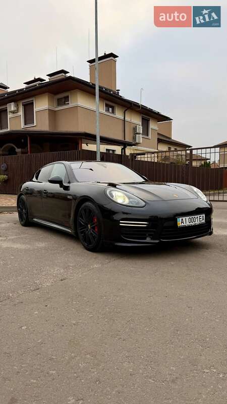 Фастбэк Porsche Panamera 2015 в Киеве