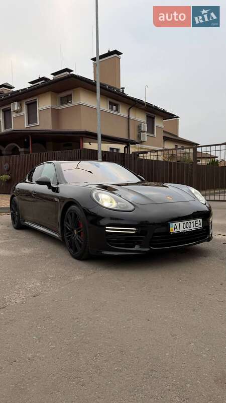 Фастбэк Porsche Panamera 2015 в Киеве
