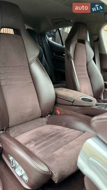 Фастбэк Porsche Panamera 2015 в Киеве