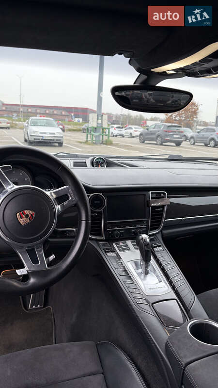 Фастбек Porsche Panamera 2012 в Києві