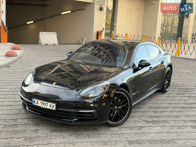 Фастбэк Porsche Panamera 2018 в Киеве фото 10 Фастбэк Porsche Panamera 2018 в Киеве