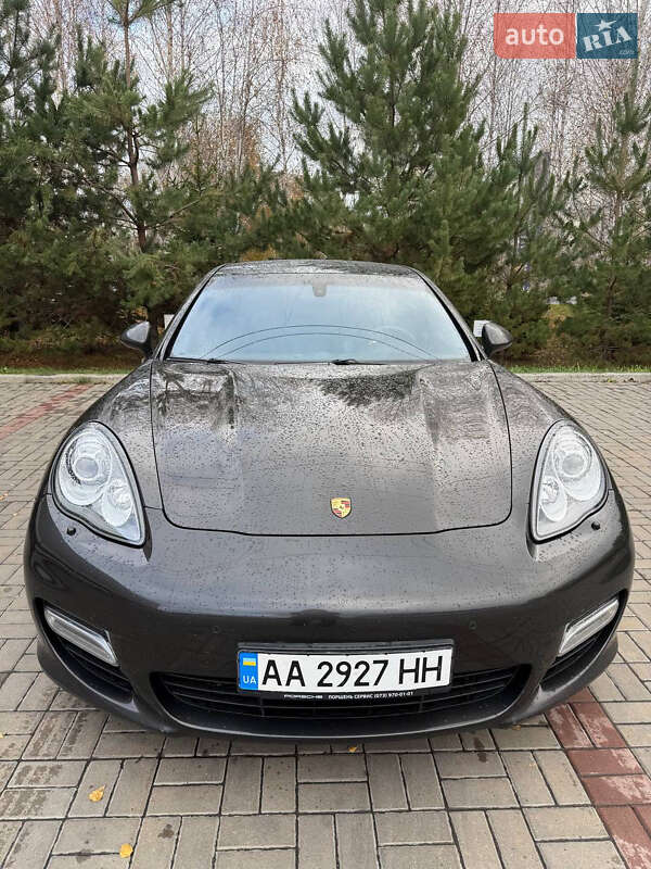 Фастбек Porsche Panamera 2009 в Києві