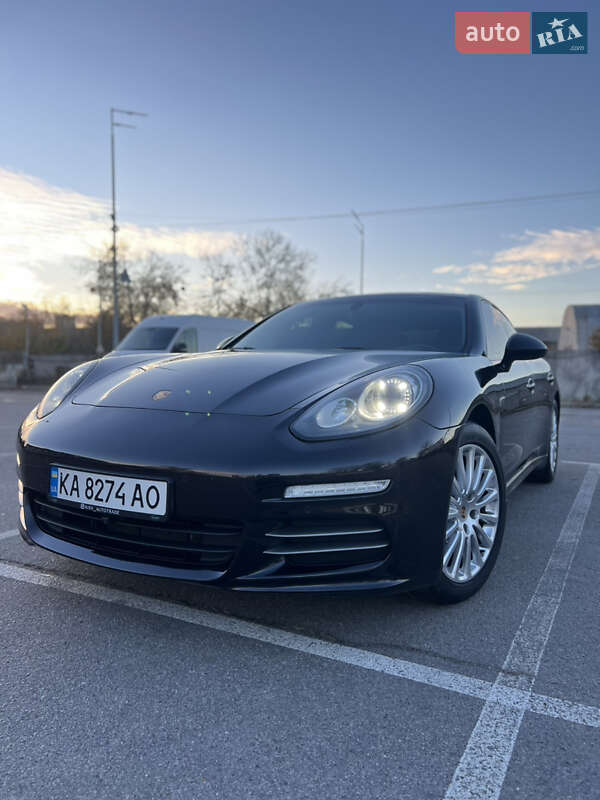 Фастбек Porsche Panamera 2013 в Києві фото 4 Фастбек Porsche Panamera 2013 в Києві