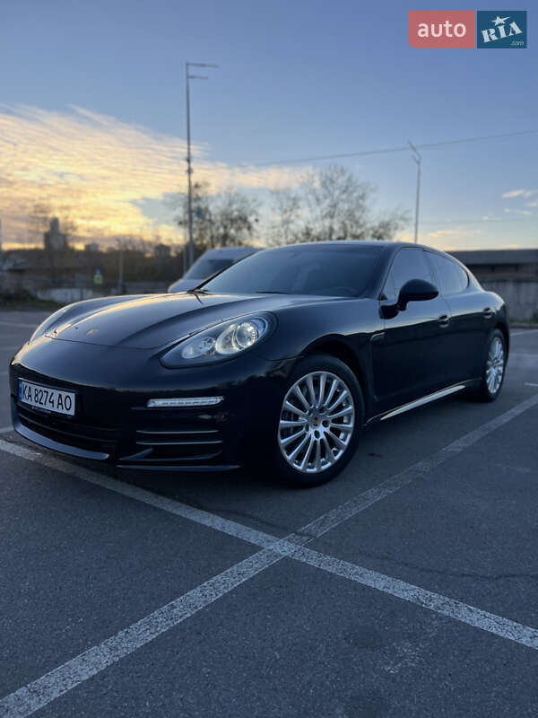 Фастбек Porsche Panamera 2013 в Києві фото 5 Фастбек Porsche Panamera 2013 в Києві