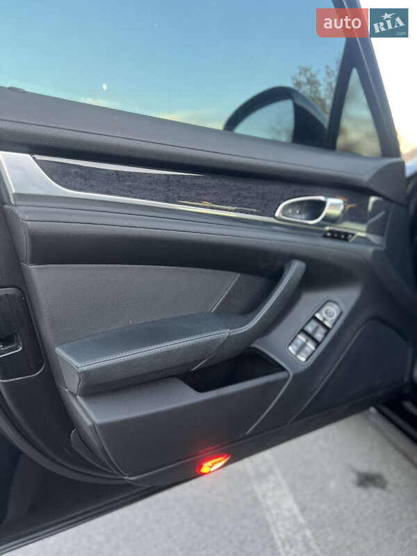 Фастбек Porsche Panamera 2013 в Києві фото 33 Фастбек Porsche Panamera 2013 в Києві