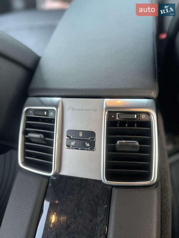 Фастбек Porsche Panamera 2013 в Києві фото 32 Фастбек Porsche Panamera 2013 в Києві
