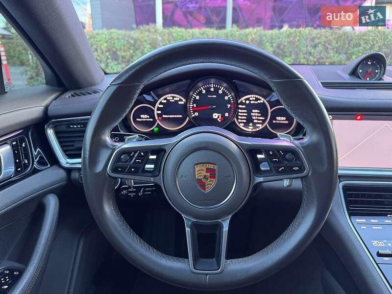 Фастбэк Porsche Panamera 2018 в Киеве фото 25 Фастбэк Porsche Panamera 2018 в Киеве