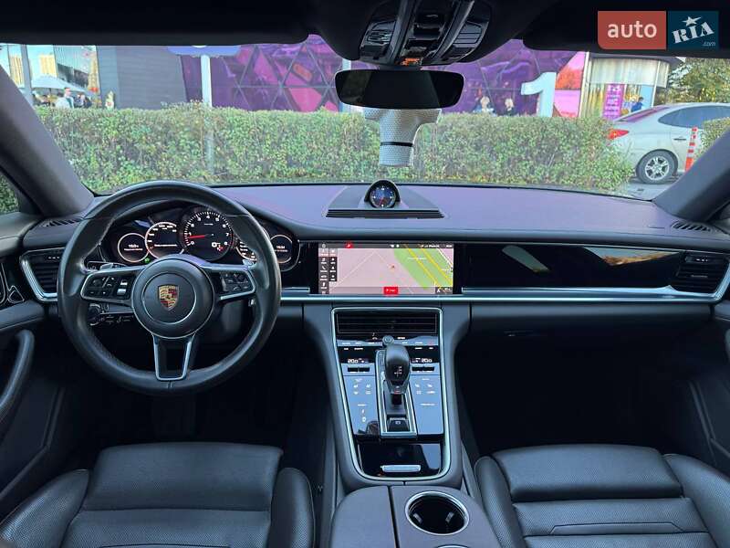 Фастбэк Porsche Panamera 2018 в Киеве фото 38 Фастбэк Porsche Panamera 2018 в Киеве