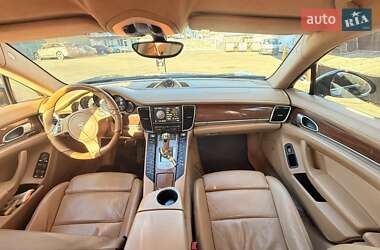 Фастбэк Porsche Panamera 2010 в Одессе