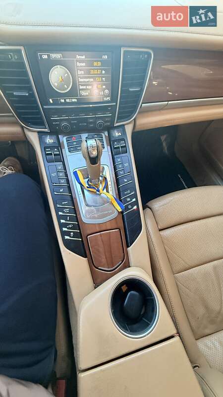 Фастбек Porsche Panamera 2010 в Одесі фото 23 Фастбек Porsche Panamera 2010 в Одесі