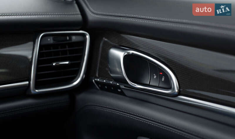 Фастбек Porsche Panamera 2013 в Києві фото 2 Фастбек Porsche Panamera 2013 в Києві