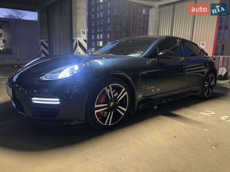 Фастбек Porsche Panamera 2013 в Києві фото 18 Фастбек Porsche Panamera 2013 в Києві