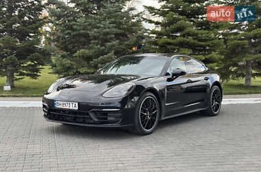 Фастбэк Porsche Panamera 2022 в Одессе