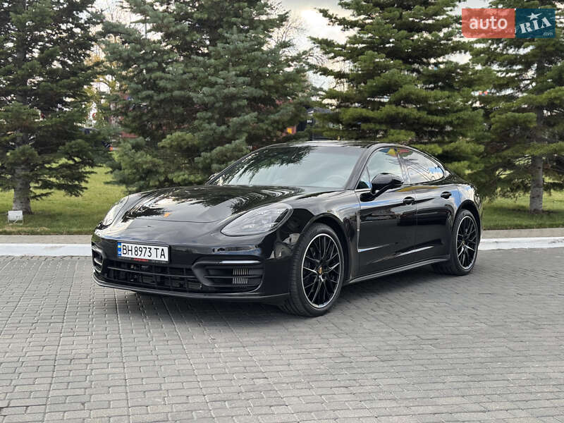 Porsche Panamera 2022