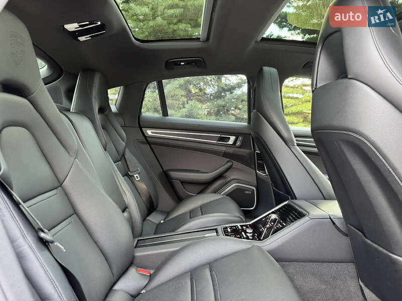 Фастбэк Porsche Panamera 2022 в Одессе