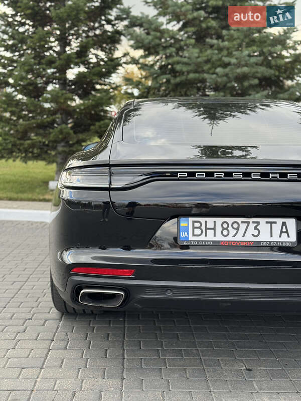 Фастбэк Porsche Panamera 2022 в Одессе