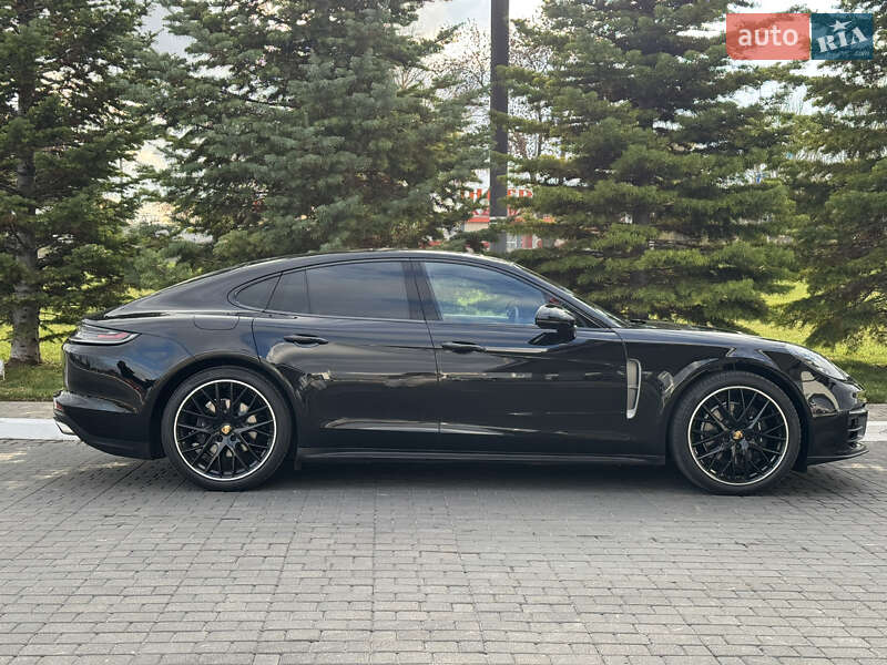 Фастбэк Porsche Panamera 2022 в Одессе