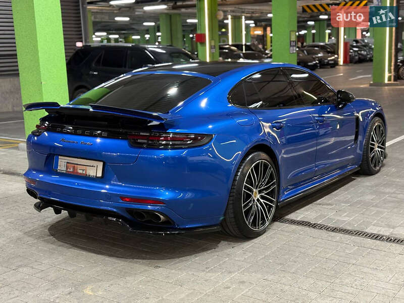 Фастбэк Porsche Panamera 2017 в Киеве