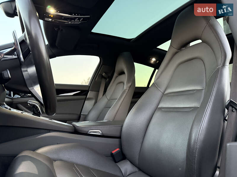 Фастбек Porsche Panamera 2018 в Києві