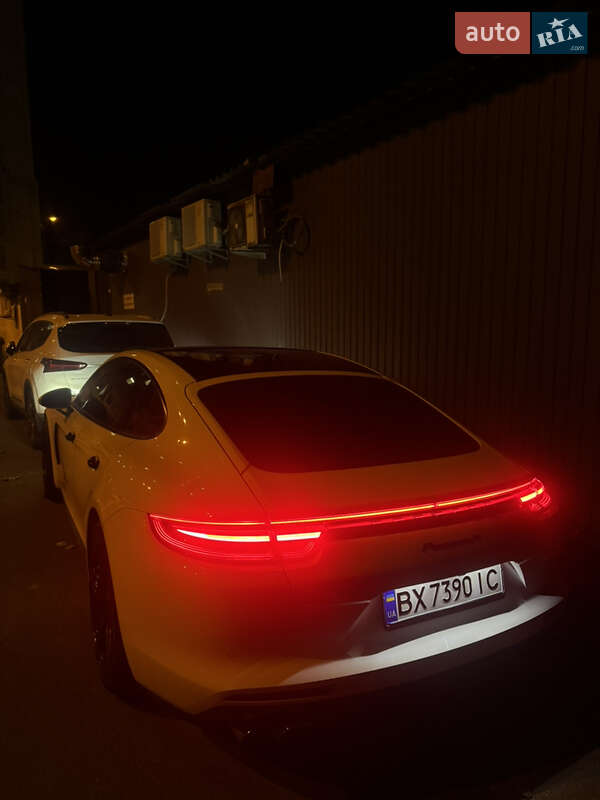 Фастбек Porsche Panamera 2017 в Хмельницькому